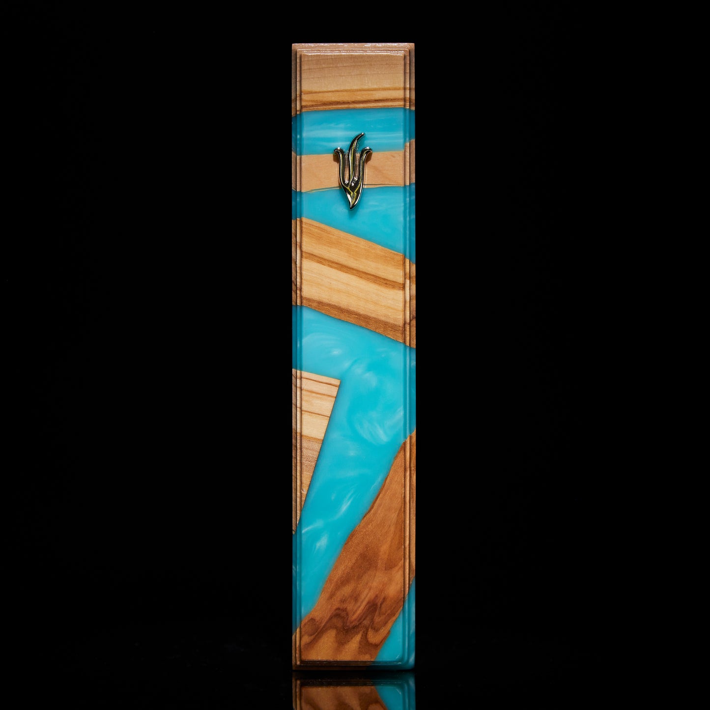 Tradition with Innovative Design: Wooden Mezuzah with Acrylic Shield